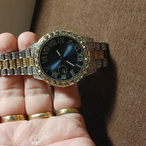 Watch - Picture 3 of 5